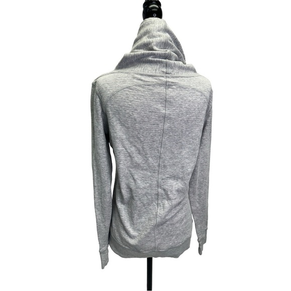 Lululemon In a Cinch Long Sleeve Grey Reversible Pullover Top Size S - Picture 8 of 12